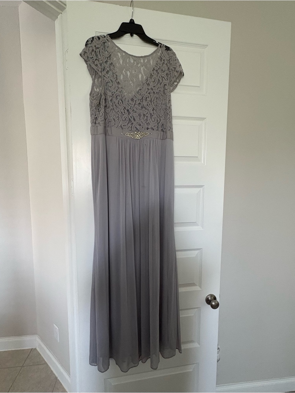 Adrianna Papell Silver-Gray Lace Bodice Maxi Dress with Beaded Waist